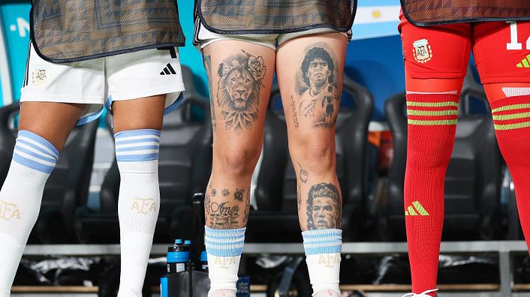 Yamila Rodríguez, da Argentina, tem tatuagens de Cristiano Ronaldo e Maradona na perna