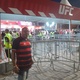 UFC Rio barra camisas de time e gera 'correria' de fãs antes do evento - Alexandre Araújo / UOL