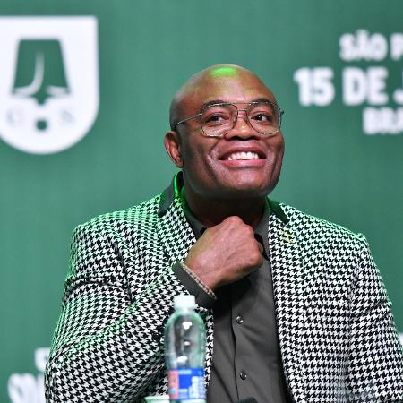 Anderson Silva conversa com a imprensa durante media day em São Paulo