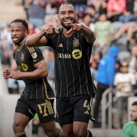 Eddie Segura, zagueiro do LAFC, celebra gol diante do Sporting Kansas City - Reprodução/X