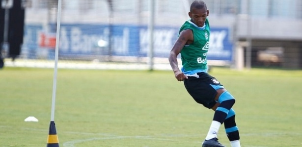 Jailson, volante do Grêmio, durante treinamento do time no CT Luiz Carvalho - Lucas Uebel/Divulgação/Grêmio