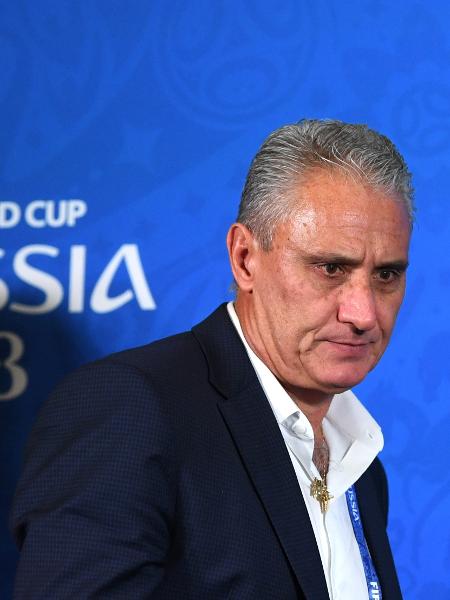 Tite deixa a entrevista coletiva após a eliminação da seleção brasileira para a Bélgica na Copa do Mundo - Michael Regan - FIFA/FIFA via Getty Images