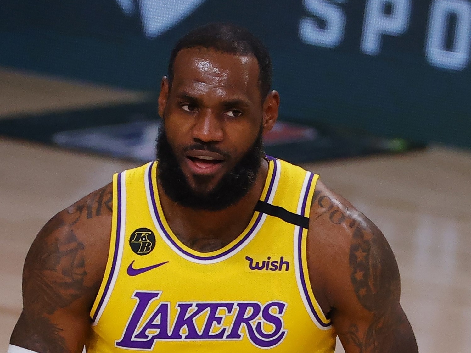 Saiba mais sobre a vida de LeBron James – astro do basquete – Blog