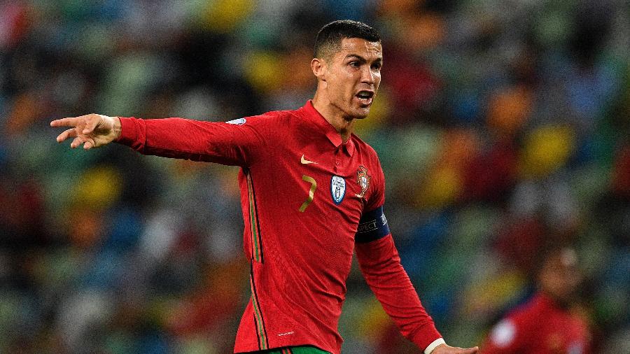 Cristiano Ronaldo em ação pela seleção de Portugal contra a Espanha - Octavio Passos/Getty Images