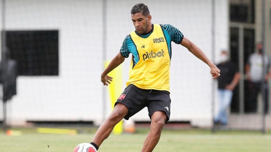 Meia Isaque está emprestado ao Vasco da Gama pelo Grêmio e quer agarrar oportunidade - Rafael Ribeiro / Vasco