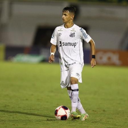 Santos trabalha na renovação de Wesley Patati