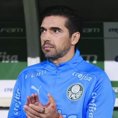 Árbitro relata reclamação de Abel Ferreira em súmula; técnico do Palmeiras  diz que vai colocar algemas