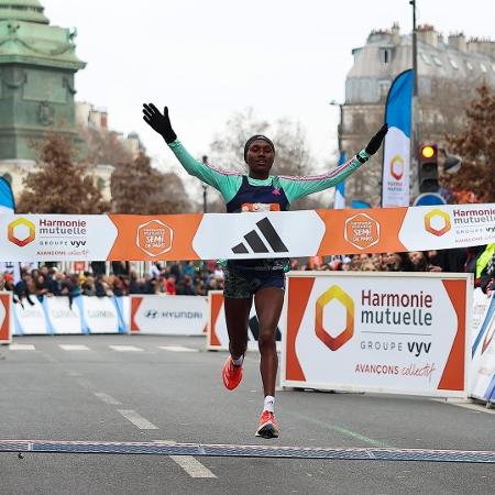 Queniana Sheila Chepkirui venceu a meia-maratona de Paris - Arquivo Pessoal