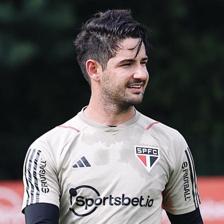 Alexandre Pato faz primeiro treino com o elenco do São Paulo. - São Paulo/Twitter