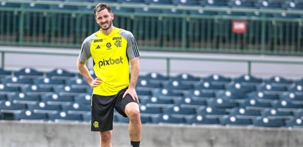 Possível estreia do reforço Viña pelo Flamengo diante do Volta Redonda.