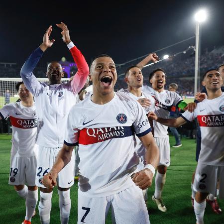 Jogadores do PSG comemoram classificação à semifinal da Liga dos Campeões
