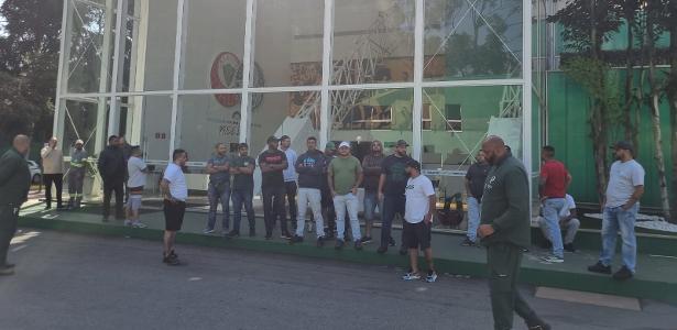Renan destaca Palmeiras em invasão elogiando postura do clube perante situação.