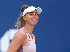 Bia Haddad não resiste a jogaço de Muchova e cai nas quartas do US Open