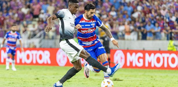 Destaque de Corinthians aproveita ausências e conquista titularidade no time.
