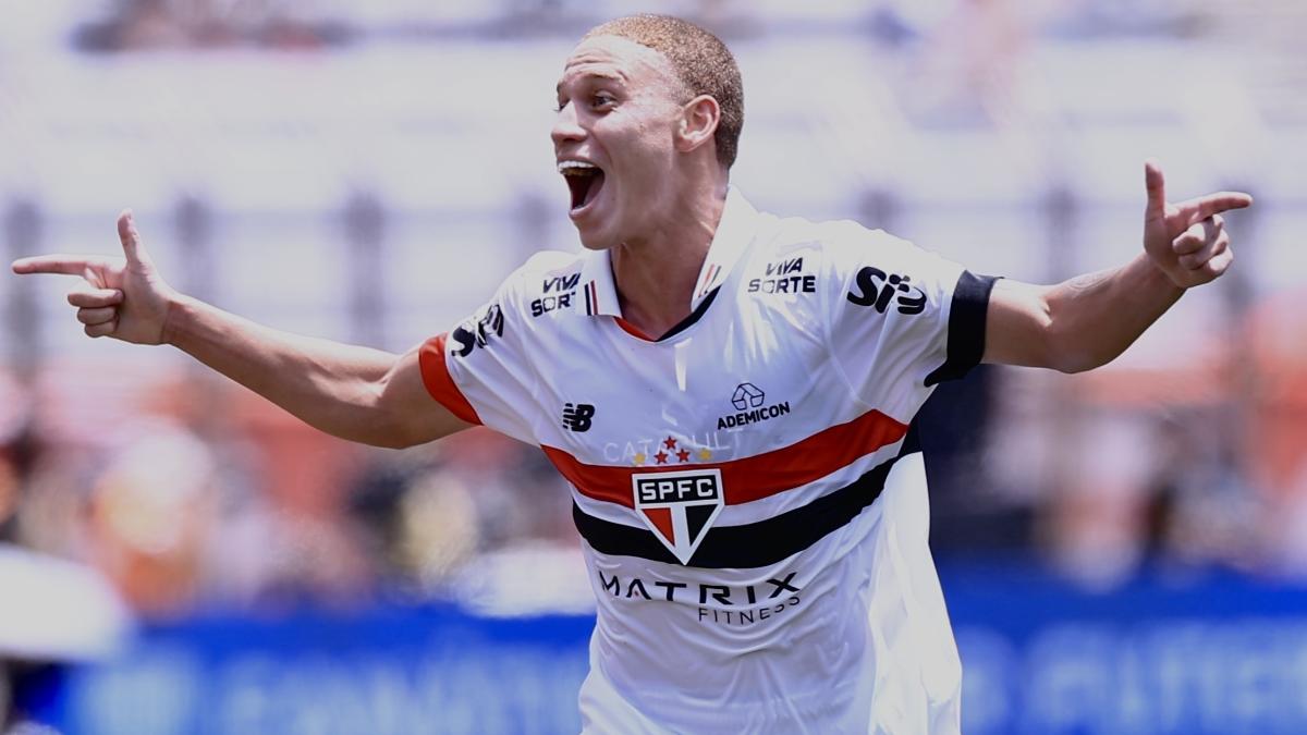 São Paulo decide emprestar lateral-direito Maik após avaliação de Dorival