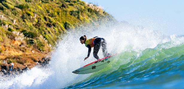 WSL: Luana Silva cai e perde liderança em Raglan; Yago Dora e Italo avançam