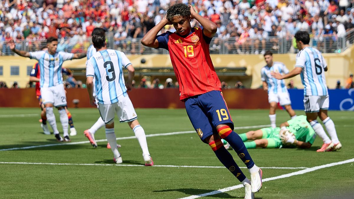 Pior final de Copa desde 94! Colunistas detonam Espanha x Argentina