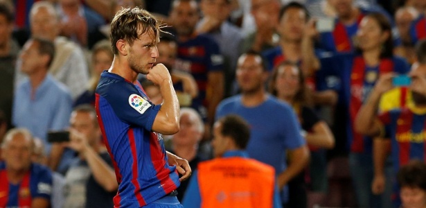Rakitic poderia deixar o Barcelona, segundo jornal croata - REUTERS/Albert Gea