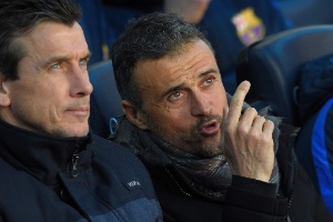 Luis Enrique e seu auxiliar no Barcelona, Juan Carlos Unzue - Lluis Gene/AFP - Lluis Gene/AFP