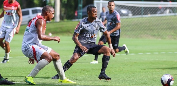 Atlético já avisou a Robinho que deseja renovar o contrato para 2018 - Bruno Cantini/Clube Atlético Mineiro