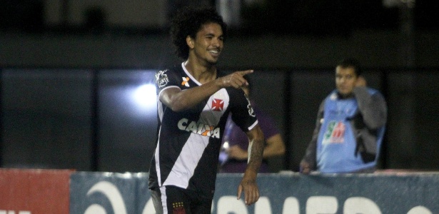 Douglas tem sondagens de Manchester City, Borussia Dortmund e Mônaco - Paulo Fernandes/Vasco.com.br
