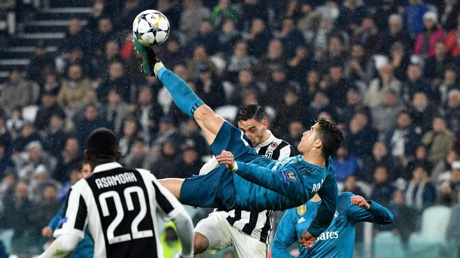 Cristiano Ronaldo marcou um gol de bicicleta pelo Real Madrid contra a Juventus - Alberto PIZZOLI/AFP