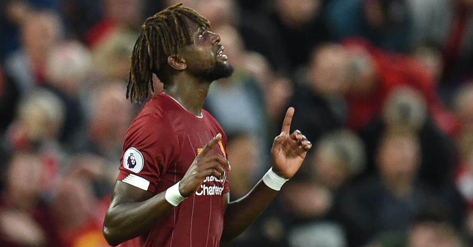 Divock Origi comemora gol marcado para o Liverpool contra o Norwich