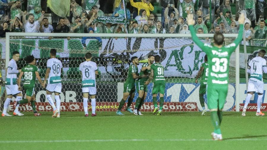 Chapecoense vem de empate contra o Goiás na última rodada - Dinho Zanotto/Estadão Conteúdo
