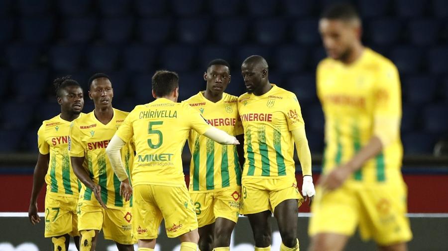Jogadores do Nantes comemoram gol durante partida contra o PSG - REUTERS/Benoit Tessier