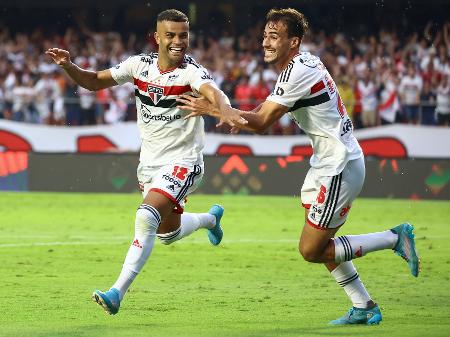 Nas redes sociais torcedores comemoram a classificação do São Paulo para a final do Paulistão; veja tweets