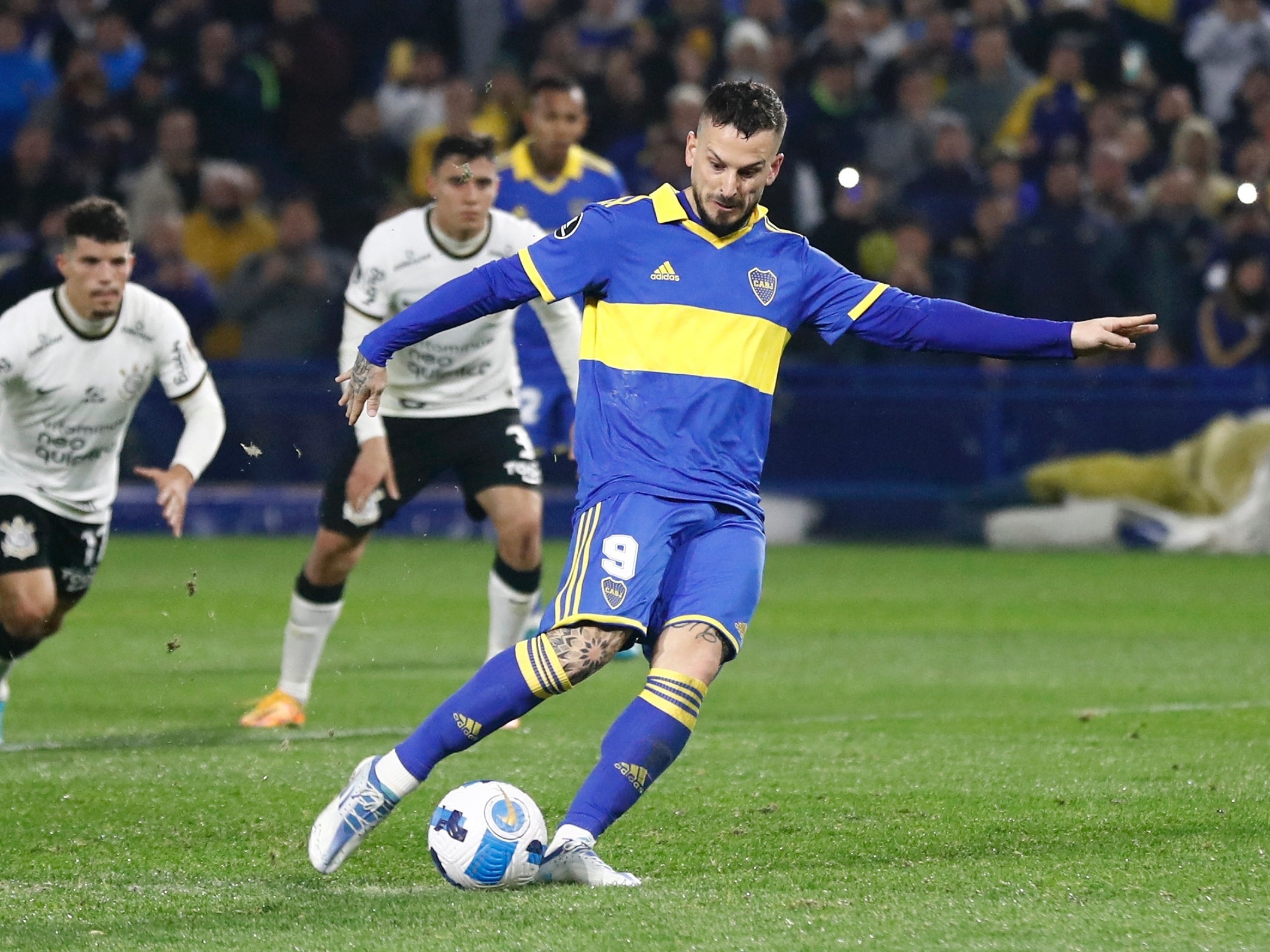 Antes de perder pênaltis contra Corinthians, Benedetto só errou uma vez  pelo Boca Juniors