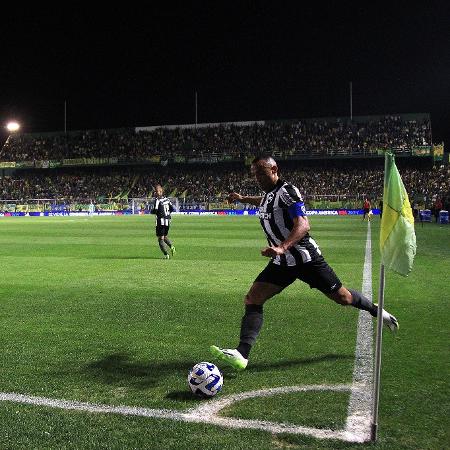 Marçal, do Botafogo, durante jogo contra o Defensa y Justicia, pela Copa Sul-Americana