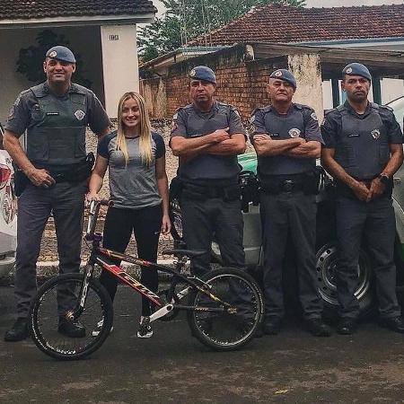 Priscilla Stevaux recupera bike roubada em 2017