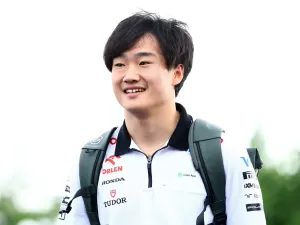Tsunoda renova com a RB para 2025, e agora restam nove vagas no grid da F1