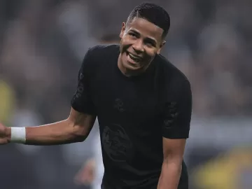 Corinthians recebe proposta de clube inglês pelo atacante Wesley