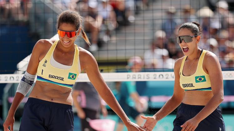 Ana Patrícia e Duda durante o jogo do Brasil contra o Egito, pelo vôlei de praia feminino das Olimpíadas de Paris