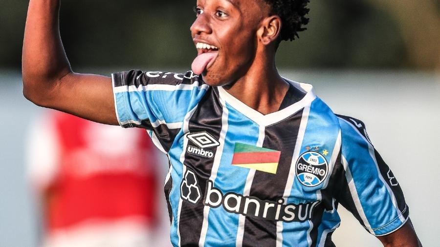 Gabriel Mec, de 16 anos, tem representado o time sub-20 do Grêmio