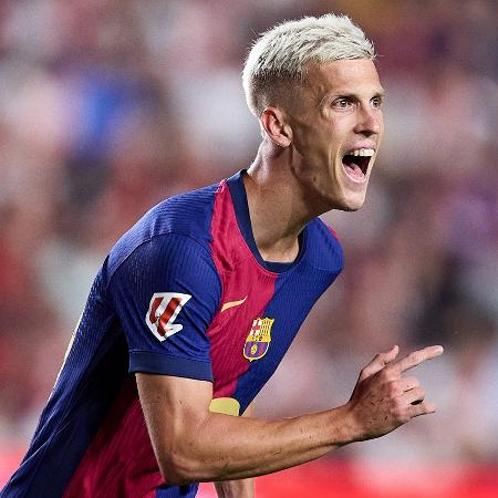 Dani Olmo celebra gol em Rayo Vallecano x Barcelona, duelo do Campeonato Espanhol