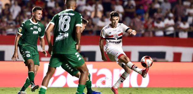Oscar destaca potencial do ataque e elogia qualidade do elenco do São Paulo
