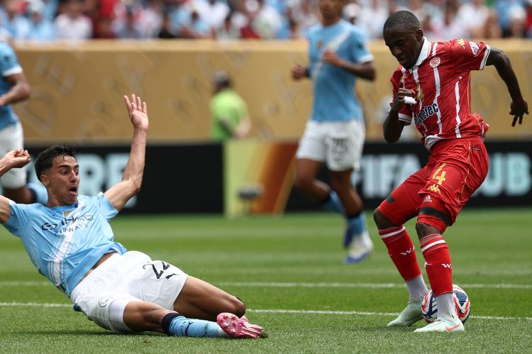 Vitor Reis, em ação pelo Manchester City contra o Wydad Casablanca, pelo Mundial de Clubes Vitor Reis, em ação pelo Manchester City contra o Wydad Casablanca, pelo Mundial de Clubes