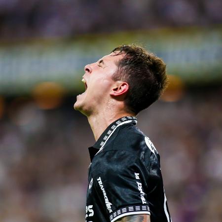 Vinícius Zanocelo, do Ceará, comemora gol contra o Cruzeiro, pelo Campeonato Brasileiro
