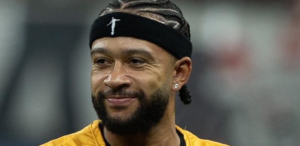 Corinthians: Contrato de Memphis proíbe envolvimento político, diz Stabile