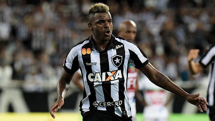 Marcos Vinicius comemora gol do Botafogo sobre a Portuguesa-RJ - Thiago Ribeiro/AGIF