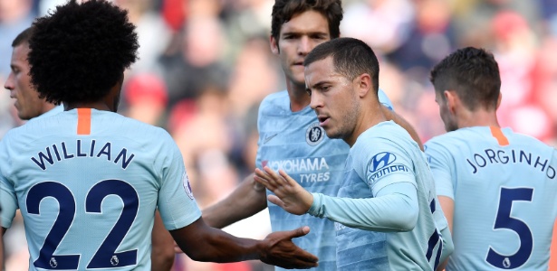O artilheiro Eden Hazard chegou ao seu sétimo gol no Campeonato Inglês - TOBY MELVILLE/REUTERS