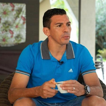 Ex-zagueiro Lucio está internado desde quinta-feira - Kleyton Amorim/UOL