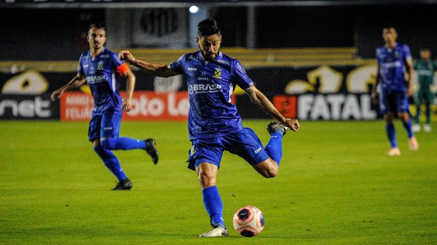 Rondinelly, meia do Santo André, foi comandado por Luxemburgo no Grêmio e passou pelo Palmeiras em 2013 - Rodrigo Corsi/Paulistão