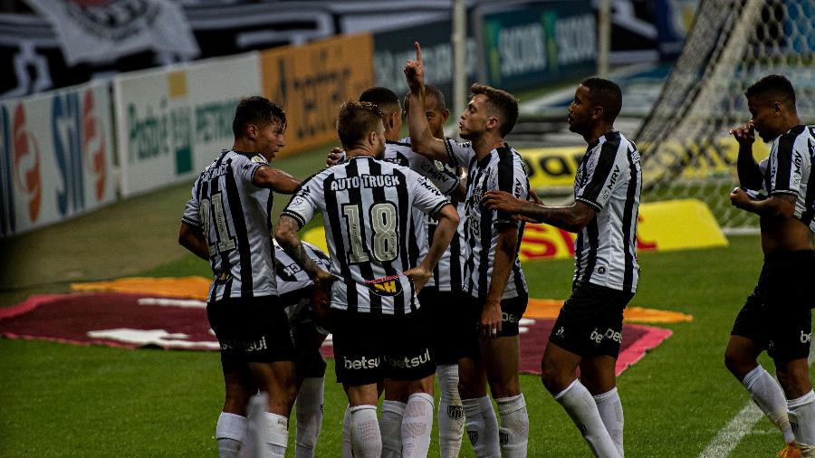 Jogadores do Atlético-MG comemoram gol contra o São Paulo no Mineirão - Alessandra Torres/AGIF