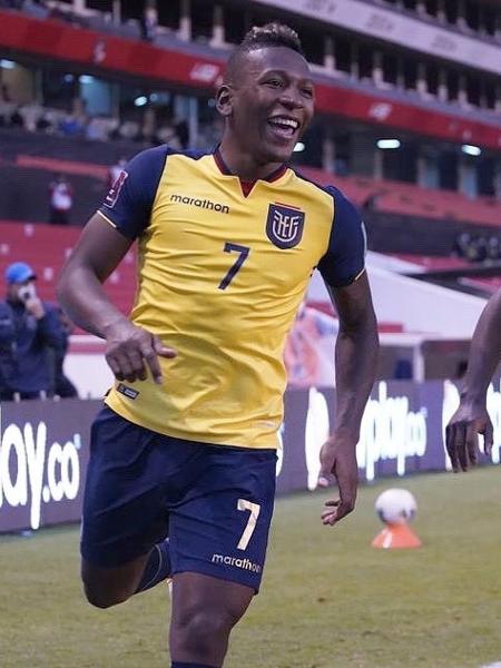 Pervis Estupiñan marcou um dos gols do Equador sobre a Colômbia - Reprodução