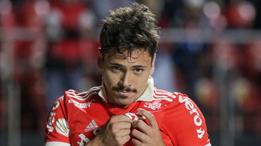 Maurício, do Internacional, comemora gol contra o São Paulo pelo Brasileirão - JEFFERSON AGUIAR/PERA PHOTO PRESS/ESTADÃO CONTEÚDO