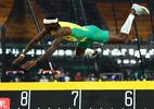 Mundial de Atletismo: atleta perde equilíbrio em salto e cai de rosto; veja